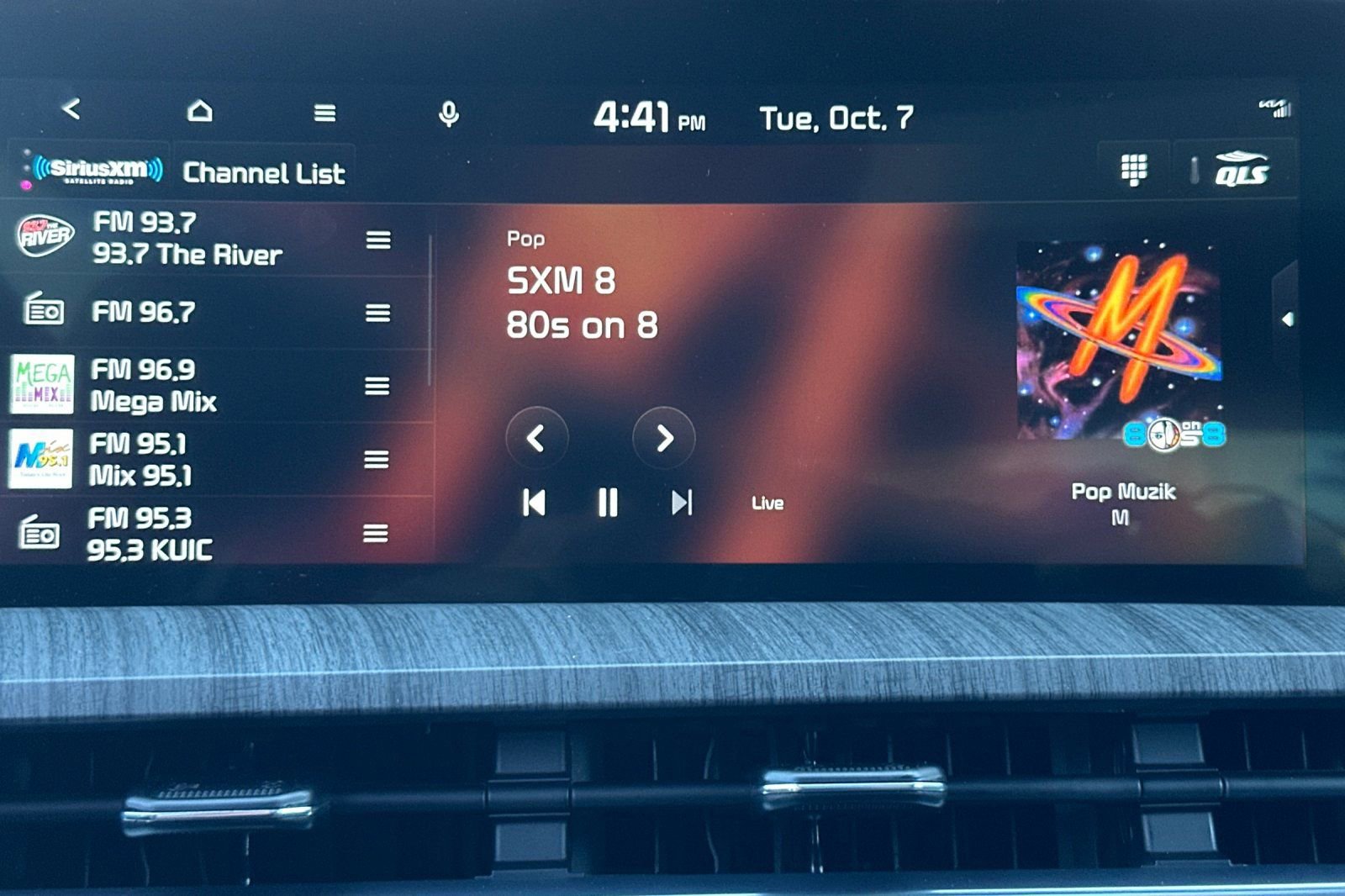 Certified 2024 Kia Telluride SX Prestige w/ Towing Package image 22