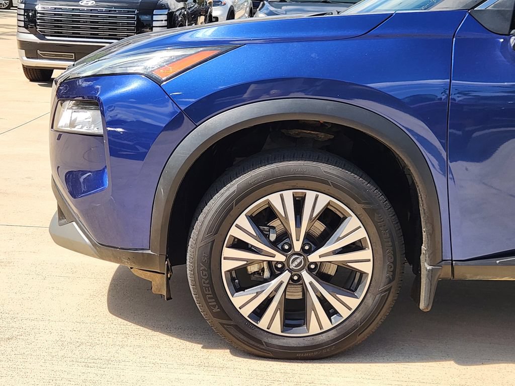 Used 2023 Nissan Rogue SV FWD image 9