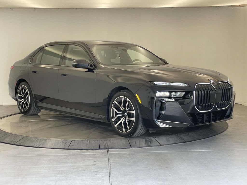 Used 2025 BMW i7 xDrive60 w/ Executive Package AWD/4WD image 7