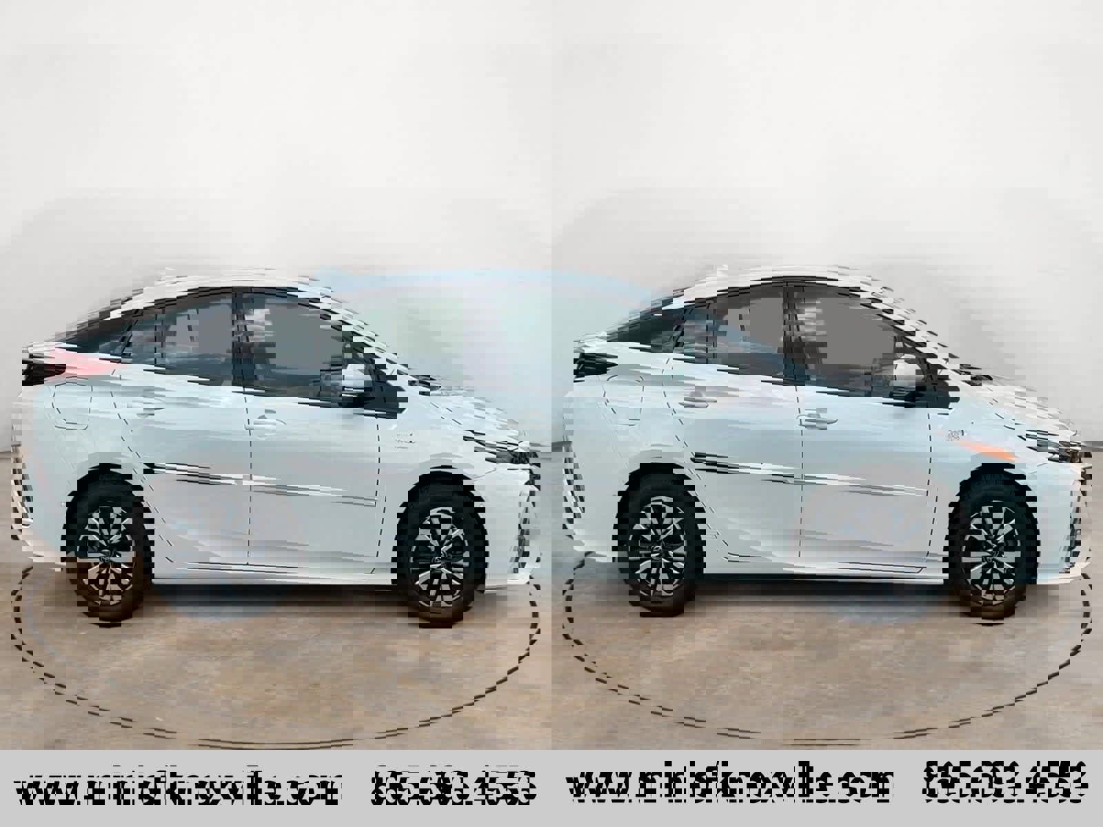 Used 2019 Toyota Prius Prime Advanced image 2