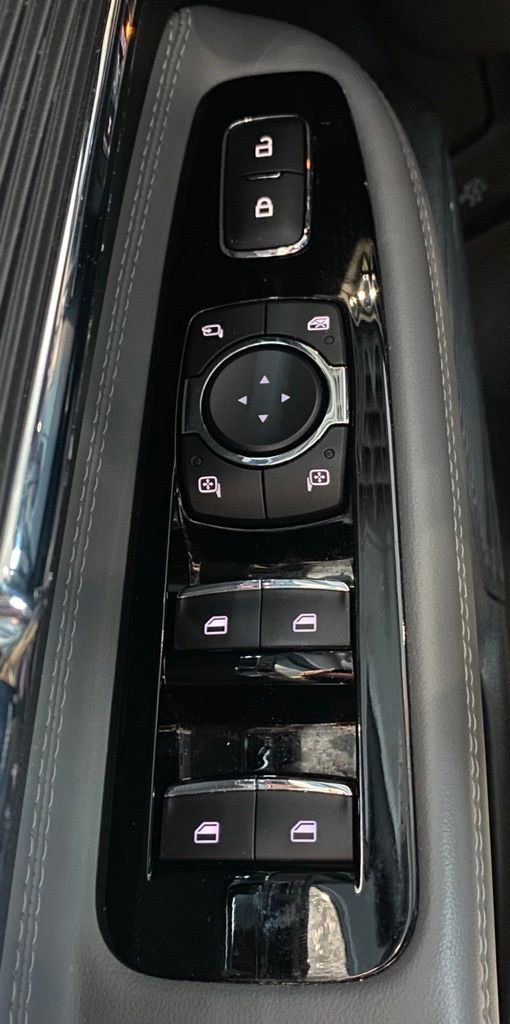 Used 2020 Lincoln Corsair Standard w/ Premium Package image 26