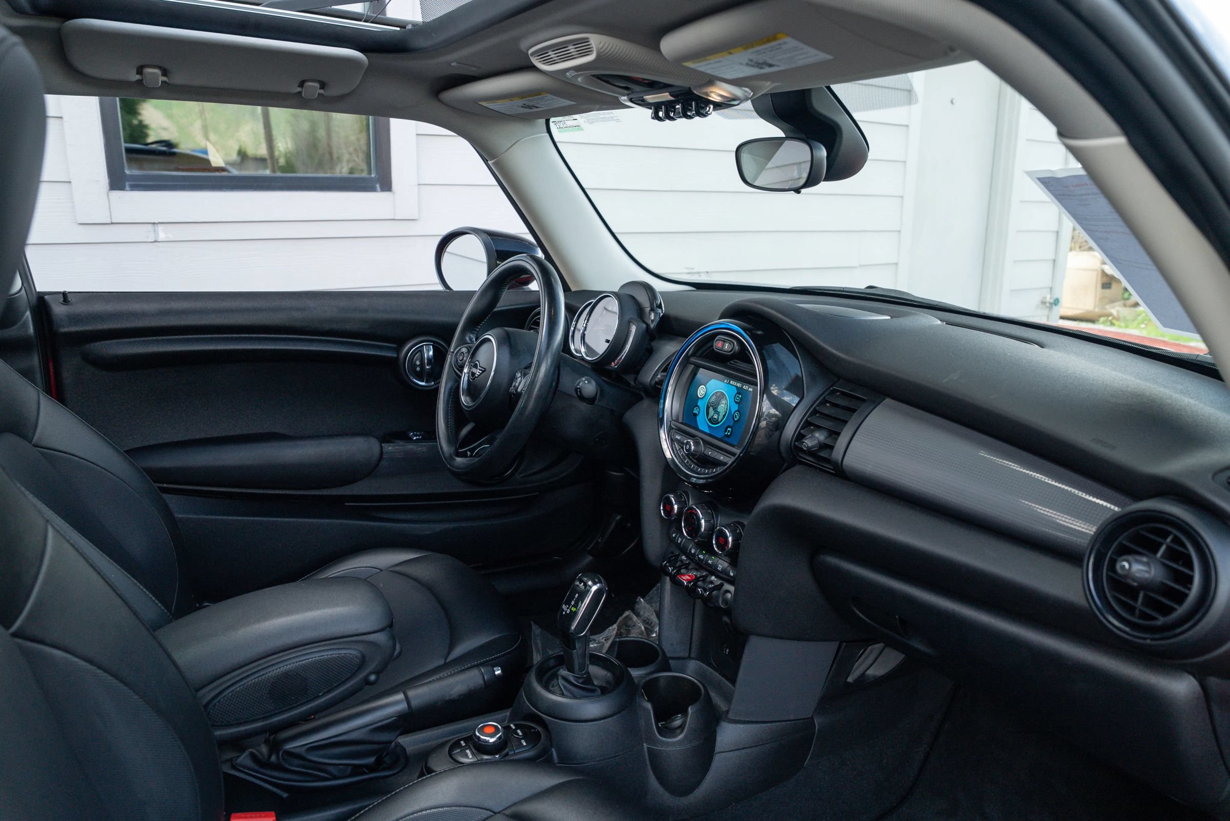 Used 2020 MINI Cooper 2-Door Hardtop FWD image 21