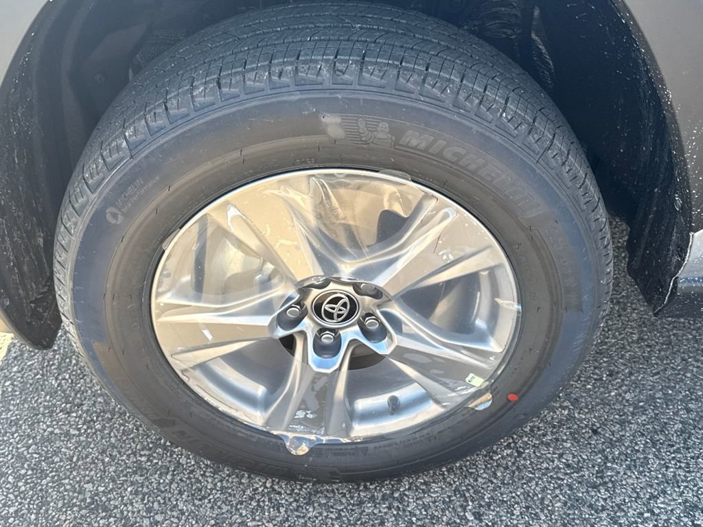 New 2025 Toyota RAV4 XLE image 14