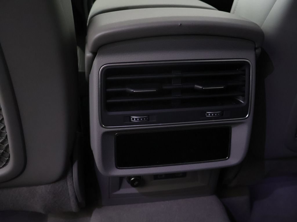 Used 2022 Audi Q7 3.0T Premium Plus AWD/4WD image 54