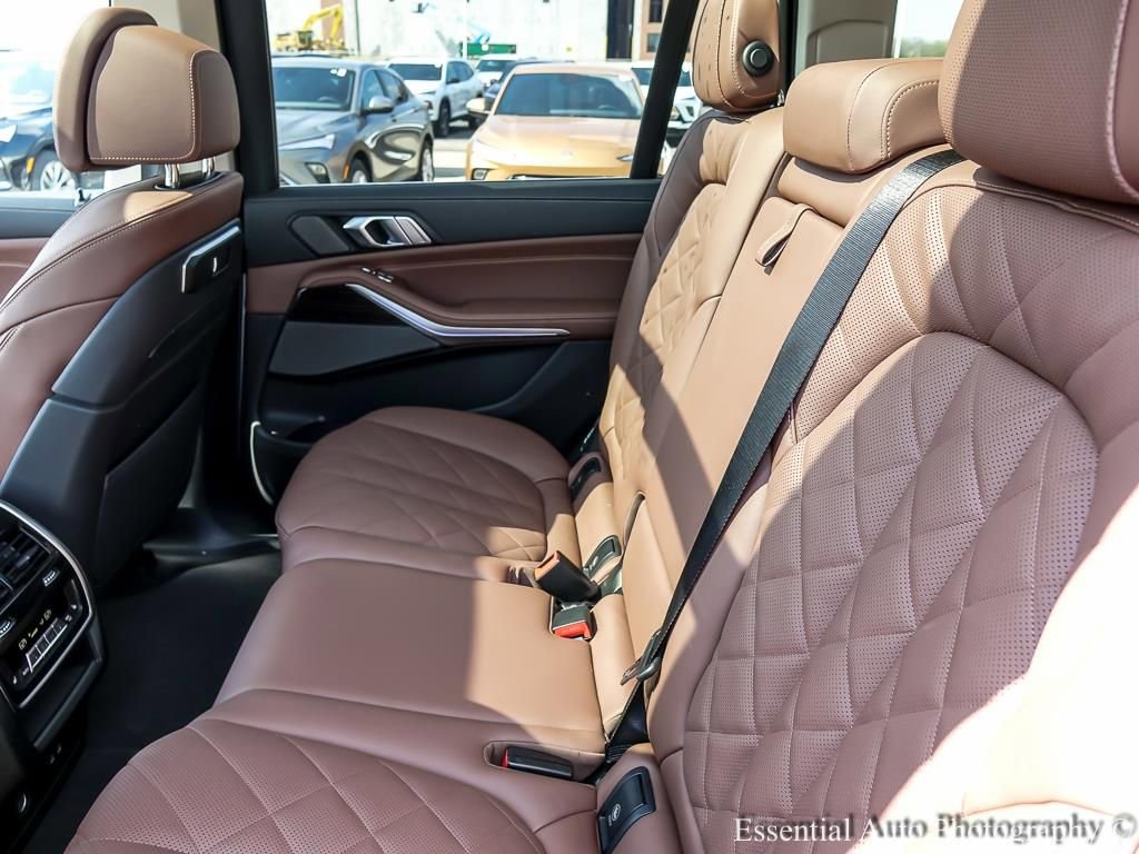 Used 2026 BMW X7 xDrive40i AWD/4WD image 14