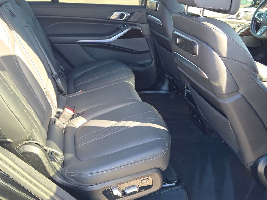 Used 2024 BMW X7 M60i w/ Executive Package image 17