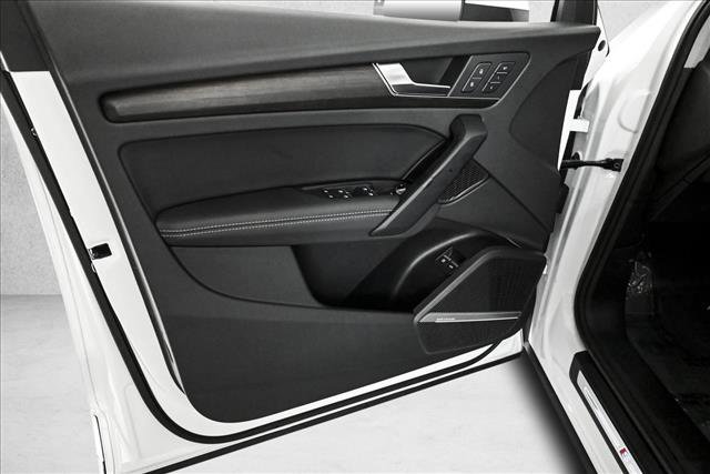 Certified 2025 Audi Q5 e Premium Plus w/ Premium Plus Package image 19