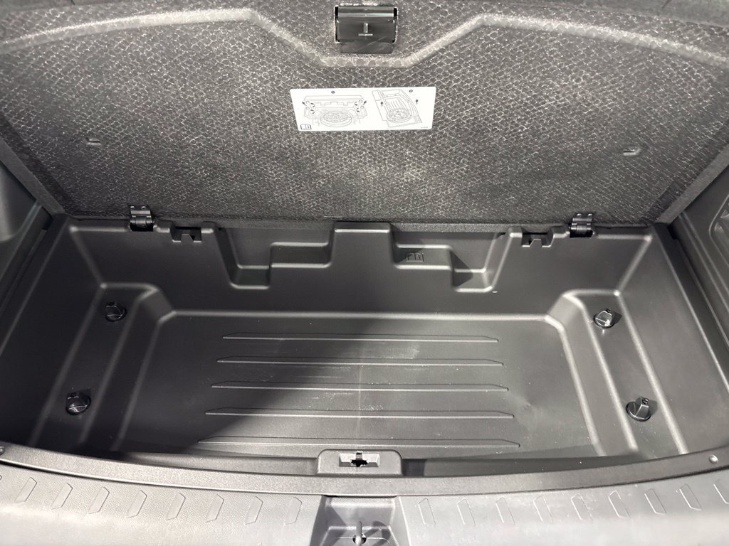 Used 2023 Chevrolet Traverse LT AWD/4WD image 47