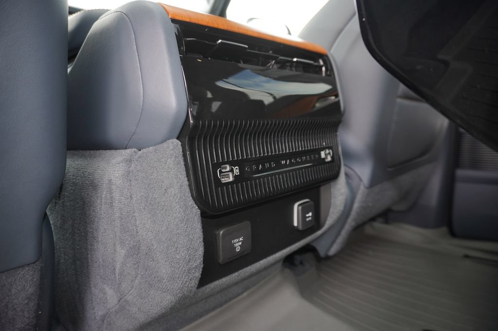 Used 2022 Jeep Grand Wagoneer Series II w/ Convenience Group III AWD/4WD image 33