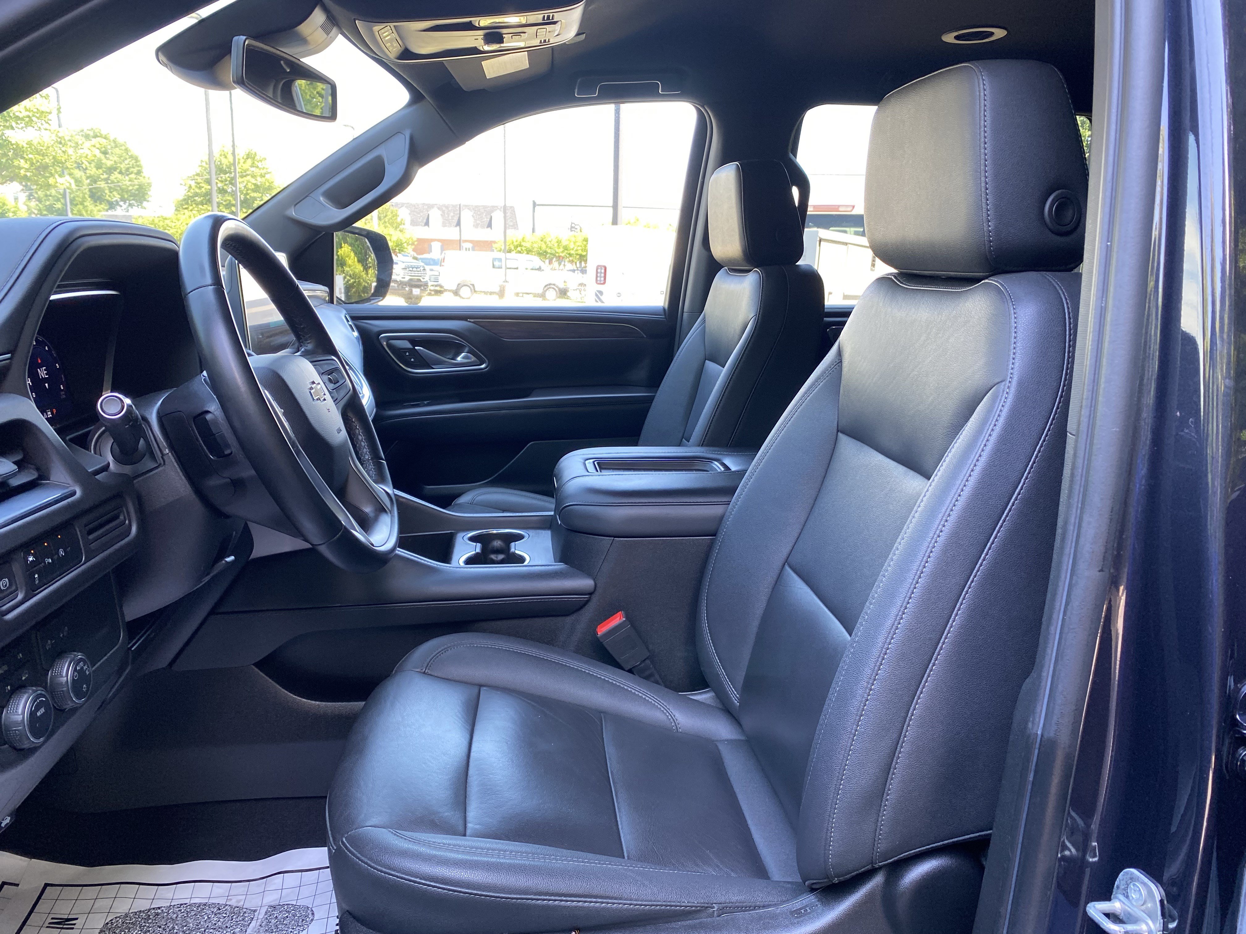 Used 2023 Chevrolet Tahoe LT AWD/4WD image 16