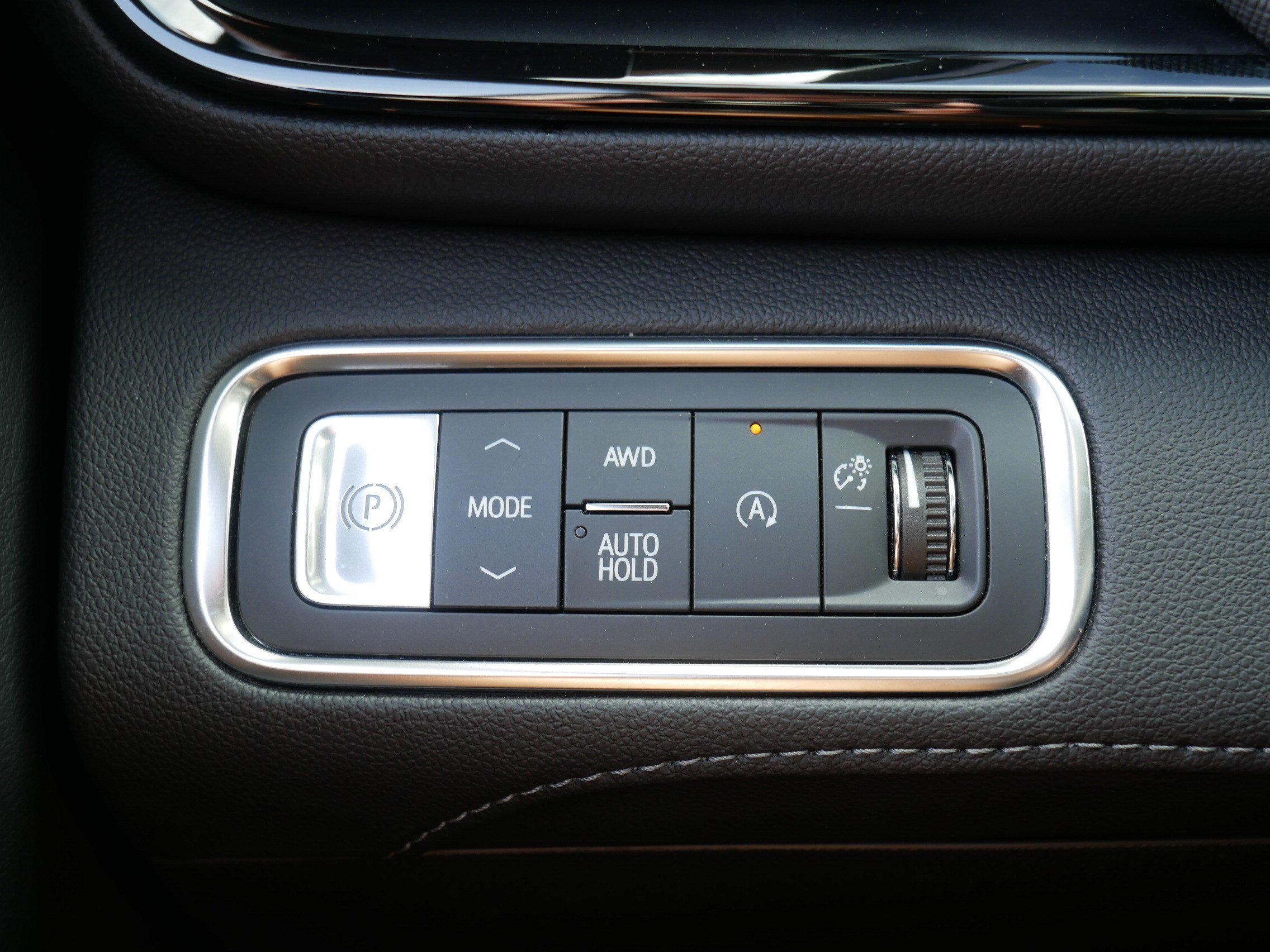 Used 2025 Buick Enclave Preferred AWD/4WD image 26