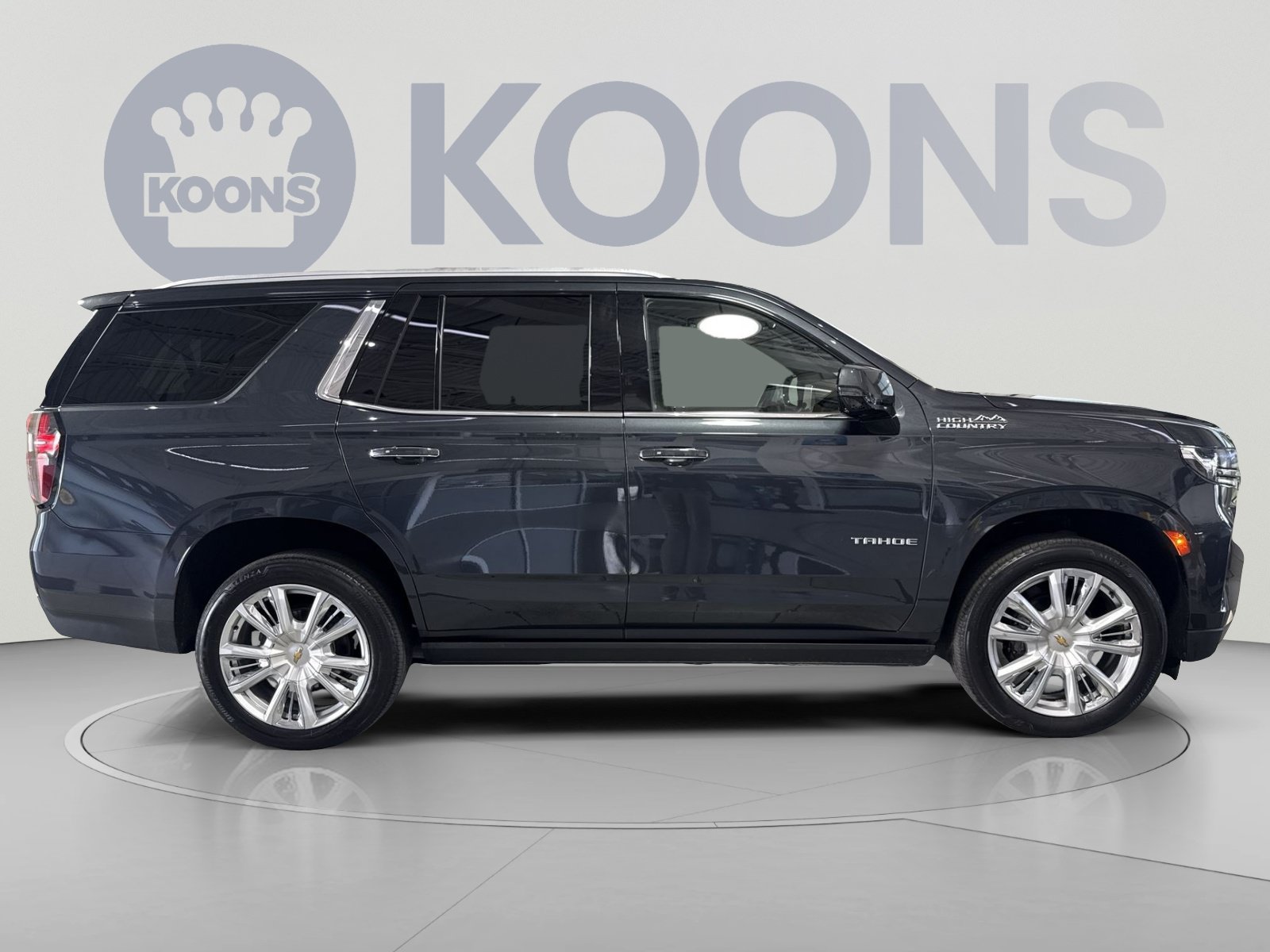 Used 2022 Chevrolet Tahoe High Country w/ Premium Package 2 AWD/4WD image 12