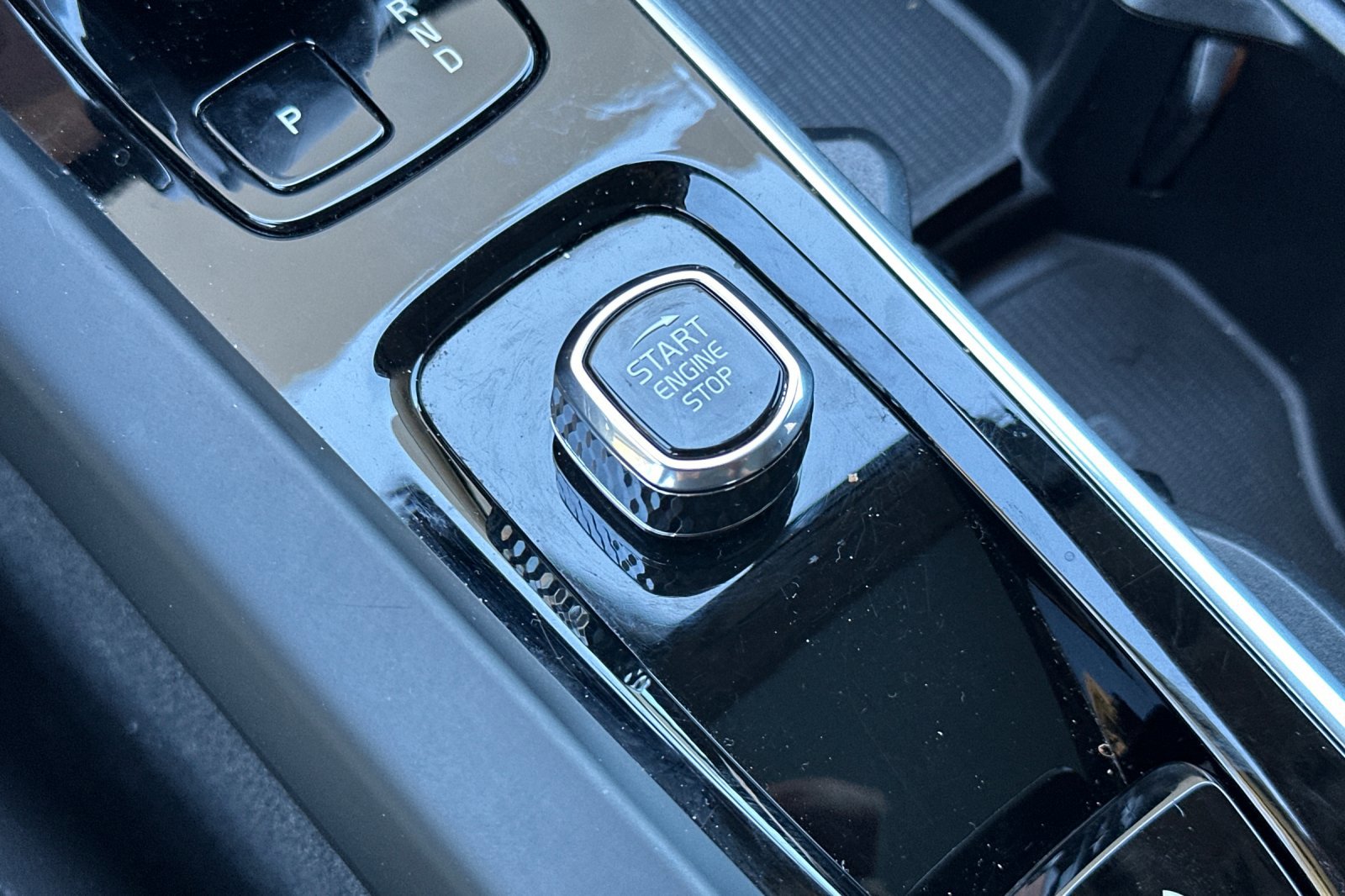 Certified 2025 Volvo XC60 B5 Core image 27