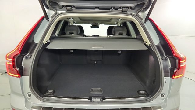 New 2026 Volvo XC60 B5 Plus w/ Climate Package AWD/4WD image 38