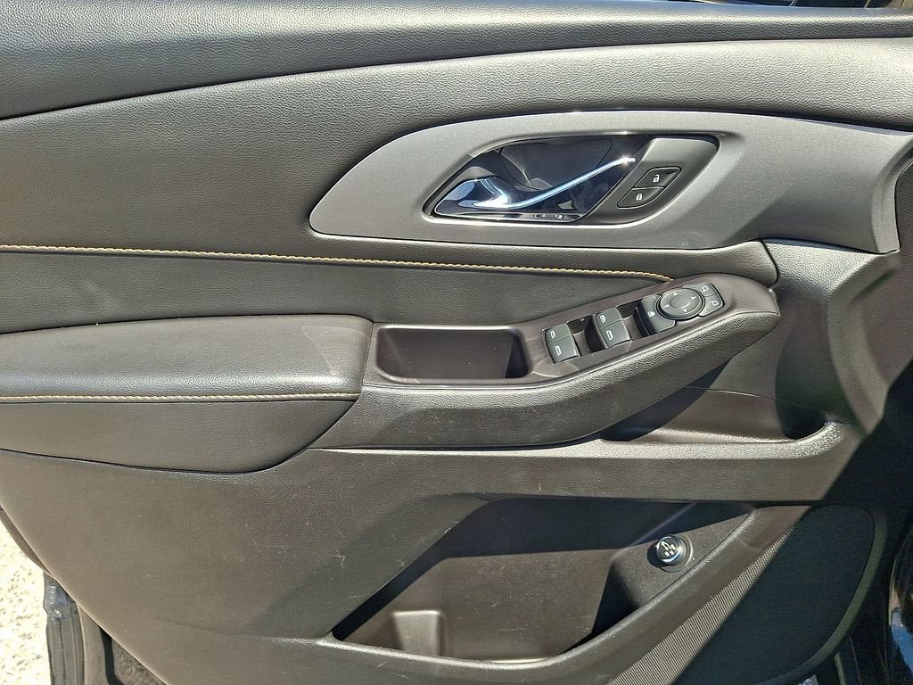 Certified 2020 Chevrolet Traverse LT FWD image 14