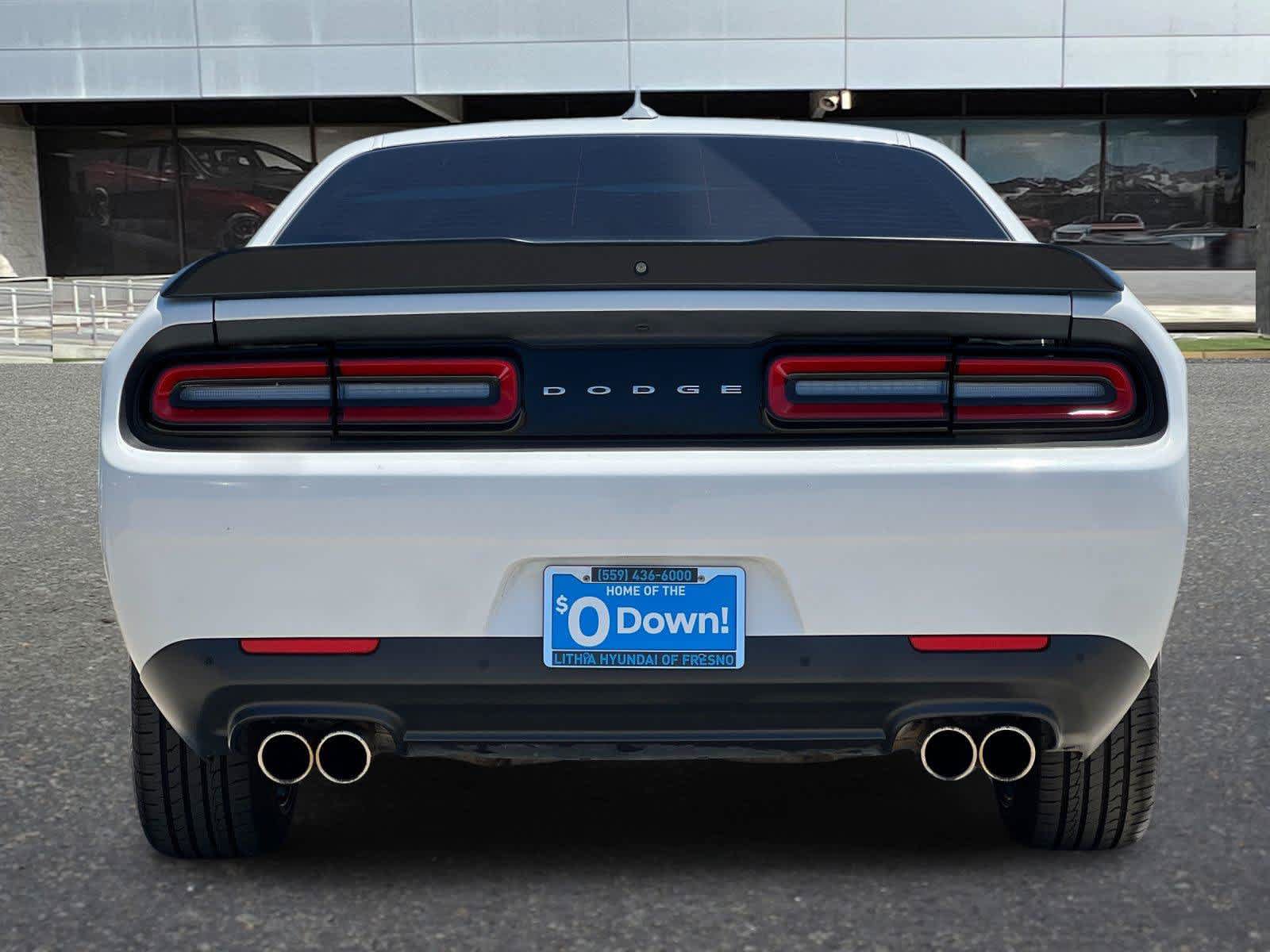 Used 2016 Dodge Challenger R/T w/ Driver Convenience Group RWD image 8