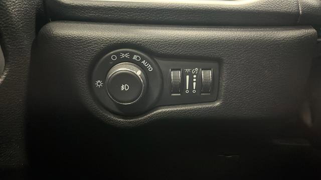 Used 2021 Chrysler Pacifica Touring-L w/ Premium & Safety Sphere Group AWD/4WD image 35