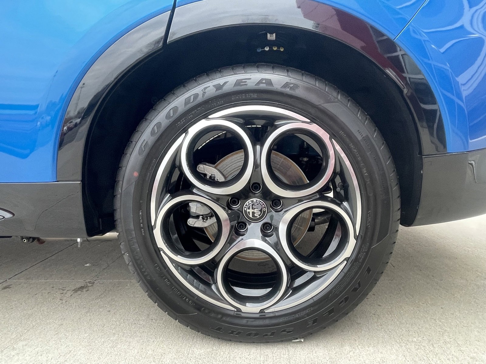 New 2025 Alfa Romeo Tonale image 8