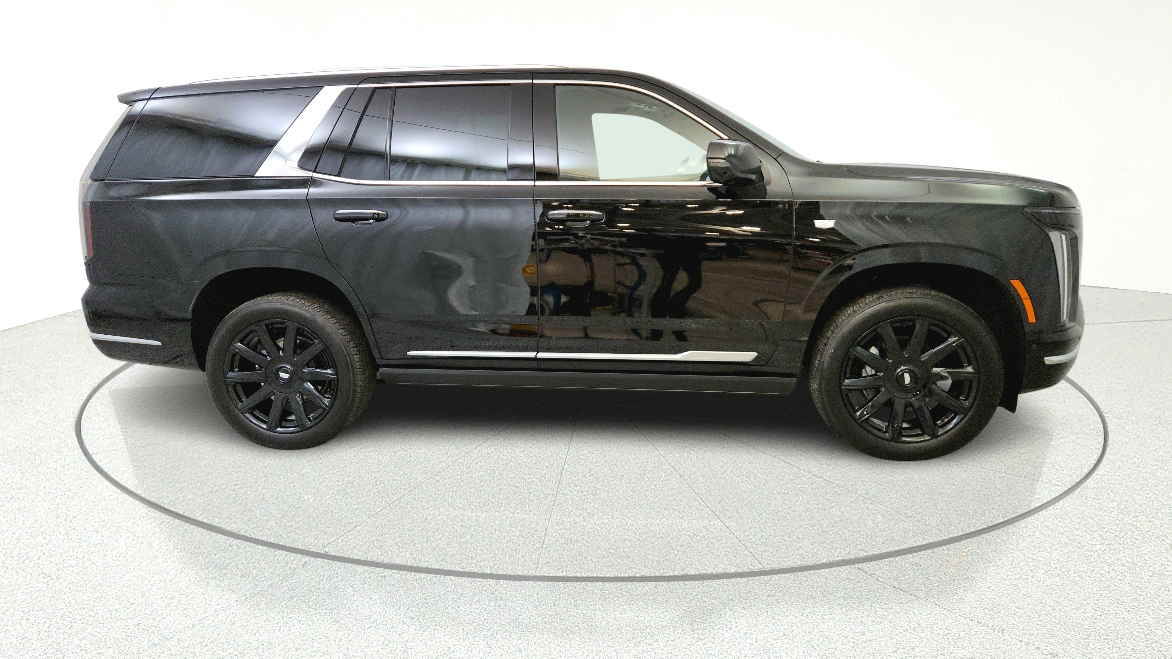 Used 2026 Cadillac Escalade Luxury w/ LPO, Floor Liner Package AWD/4WD image 8