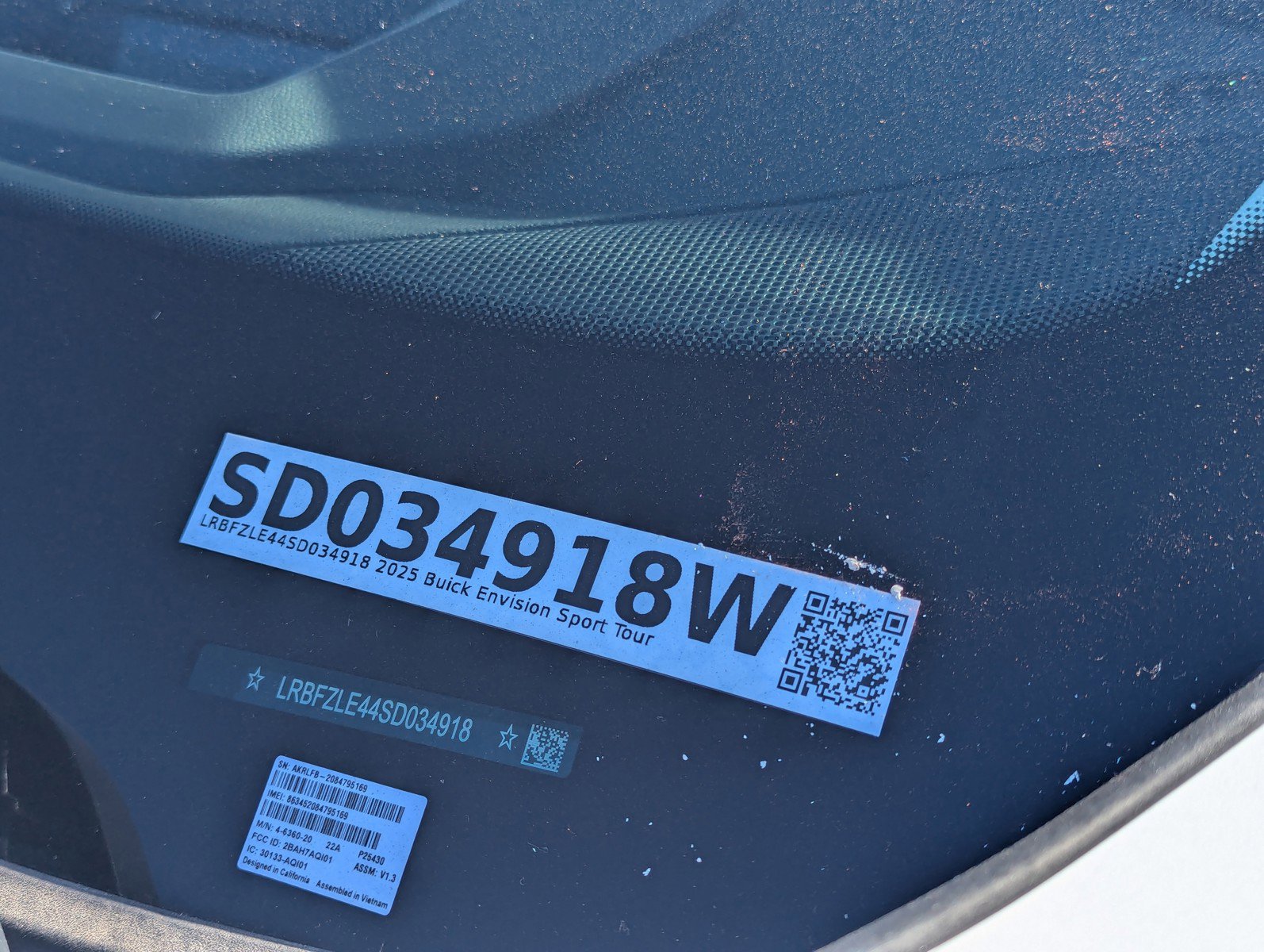 Certified 2025 Buick Envision Sport Touring image 35