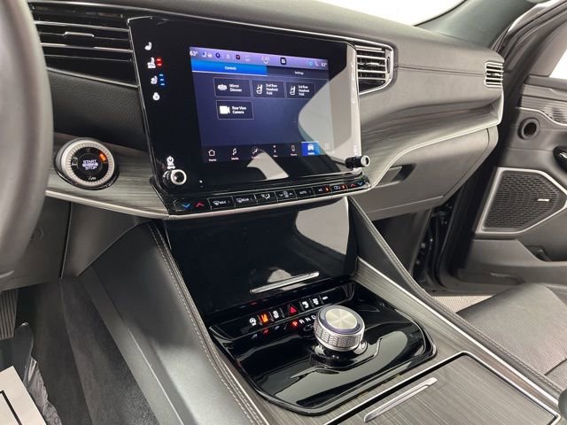 Used 2024 Jeep Wagoneer Series II w/ Flexible Seating Group image 25