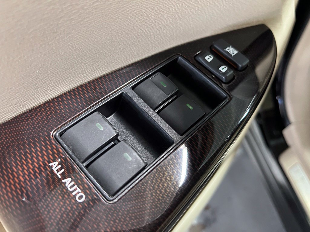 Used 2010 Toyota Venza AWD image 35