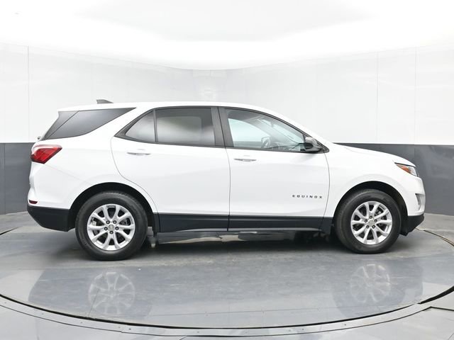 Used 2021 Chevrolet Equinox LS w/ LS Convenience Package image 18