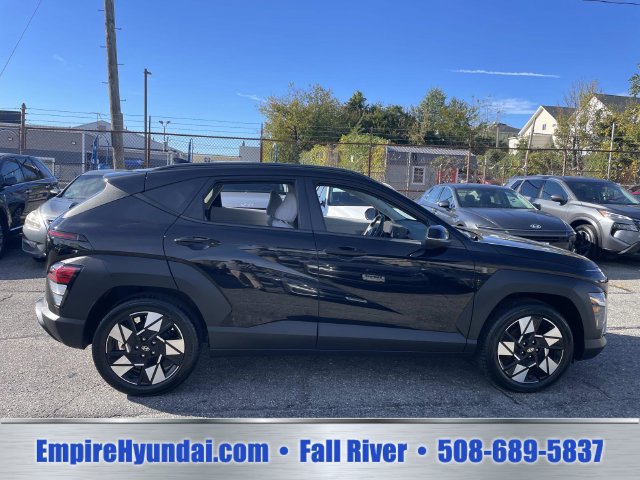 Used 2024 Hyundai Kona SEL w/ Convenience Package FWD image 3