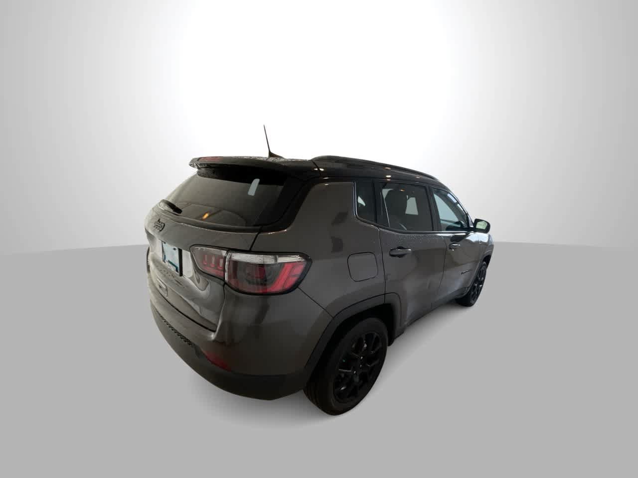 Used 2022 Jeep Compass Latitude AWD/4WD image 8