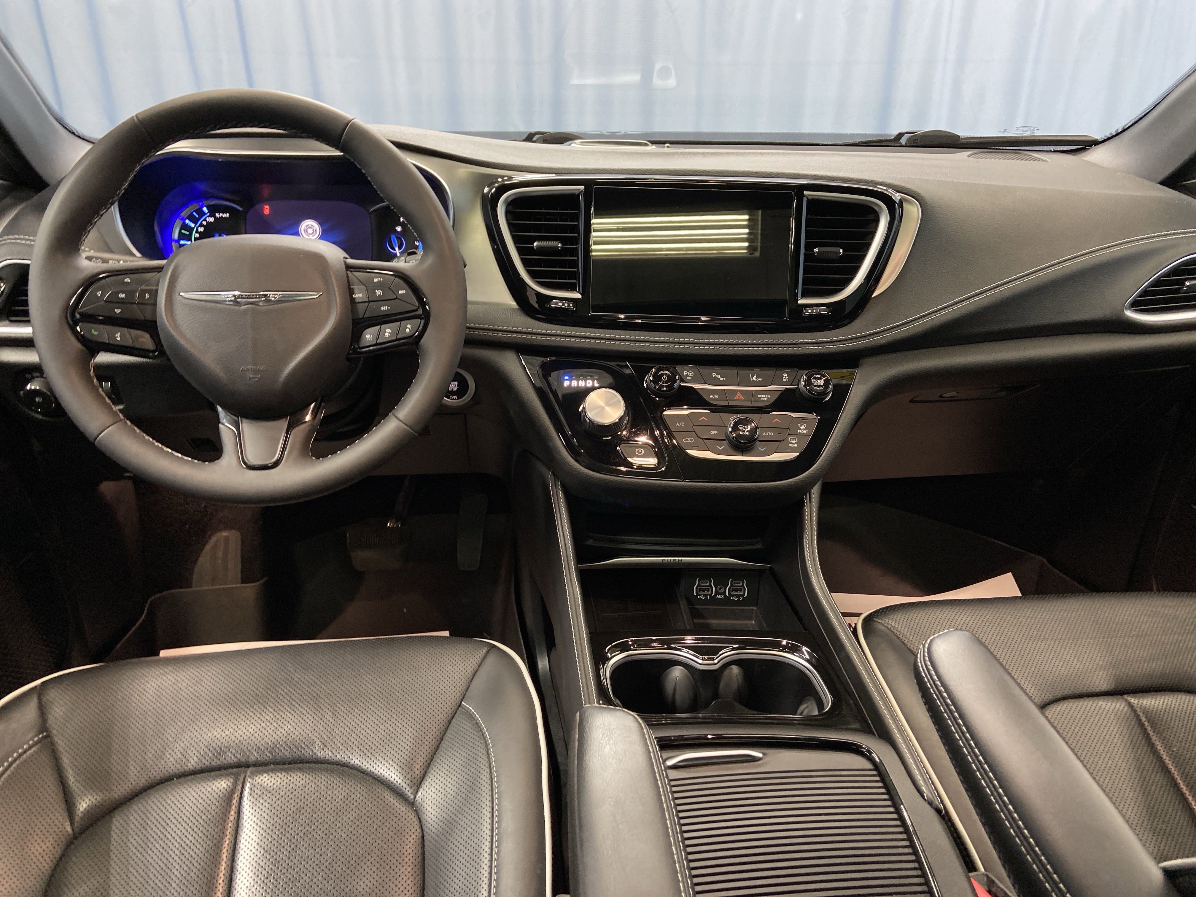 Used 2022 Chrysler Pacifica Limited w/ S Appearance Package image 32