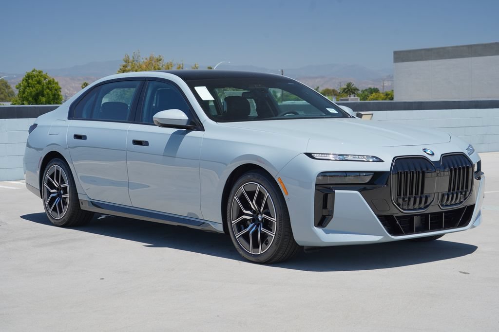 New 2026 BMW 760i xDrive w/ Executive Package AWD/4WD image 3