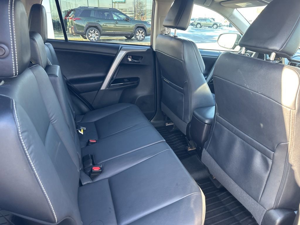 Used 2018 Toyota RAV4 Limited w/ Advanced Technology Package image 27