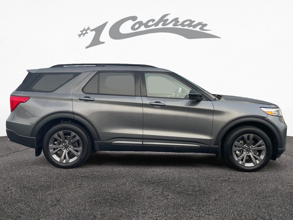 Used 2023 Ford Explorer XLT w/ Equipment Group 202A image 8