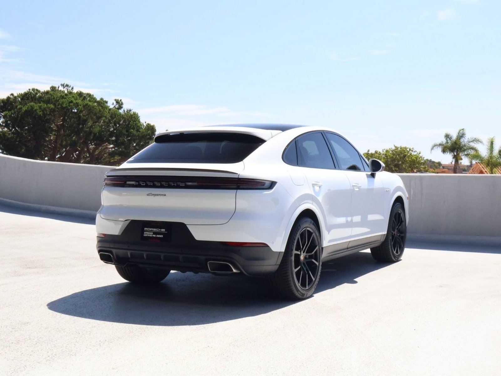 Certified 2025 Porsche Cayenne E-Hybrid Coupe AWD/4WD image 9