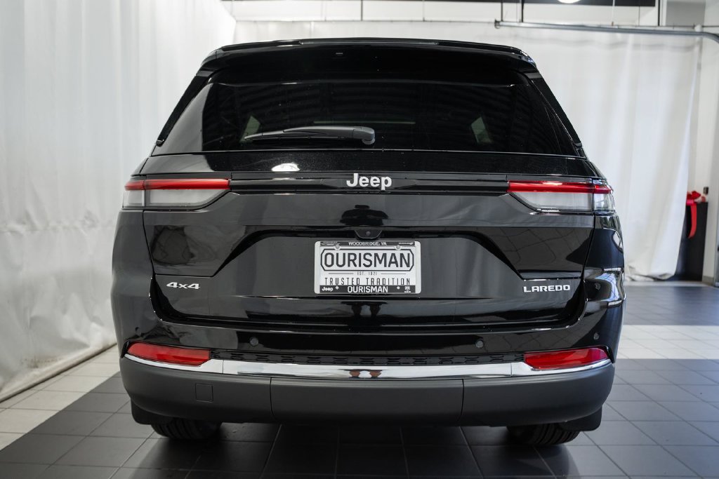 New 2026 Jeep Grand Cherokee Laredo X AWD/4WD image 5