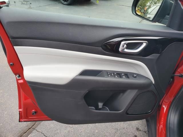 New 2025 Jeep Compass Limited image 6