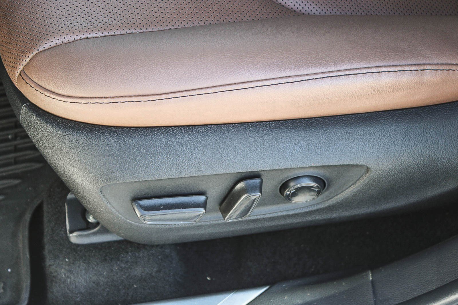 Certified 2025 Toyota Highlander Limited image 22