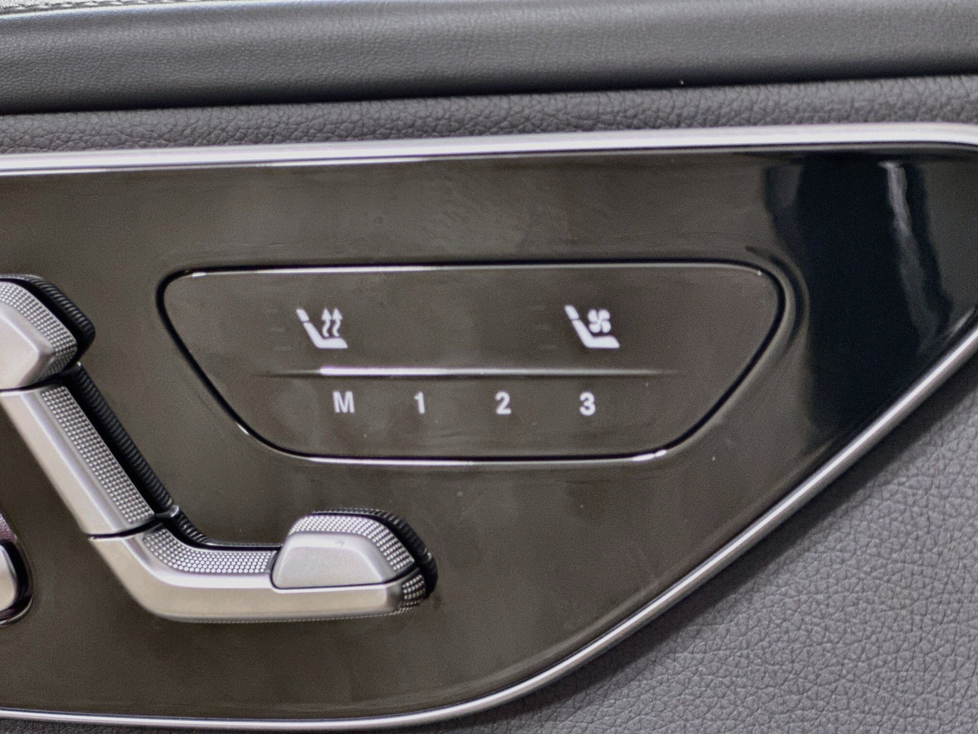 Certified 2024 Mercedes-Benz C 300 4MATIC Sedan image 25