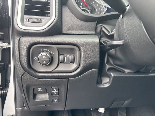 New 2026 RAM 1500 4x4 Crew Cab image 24