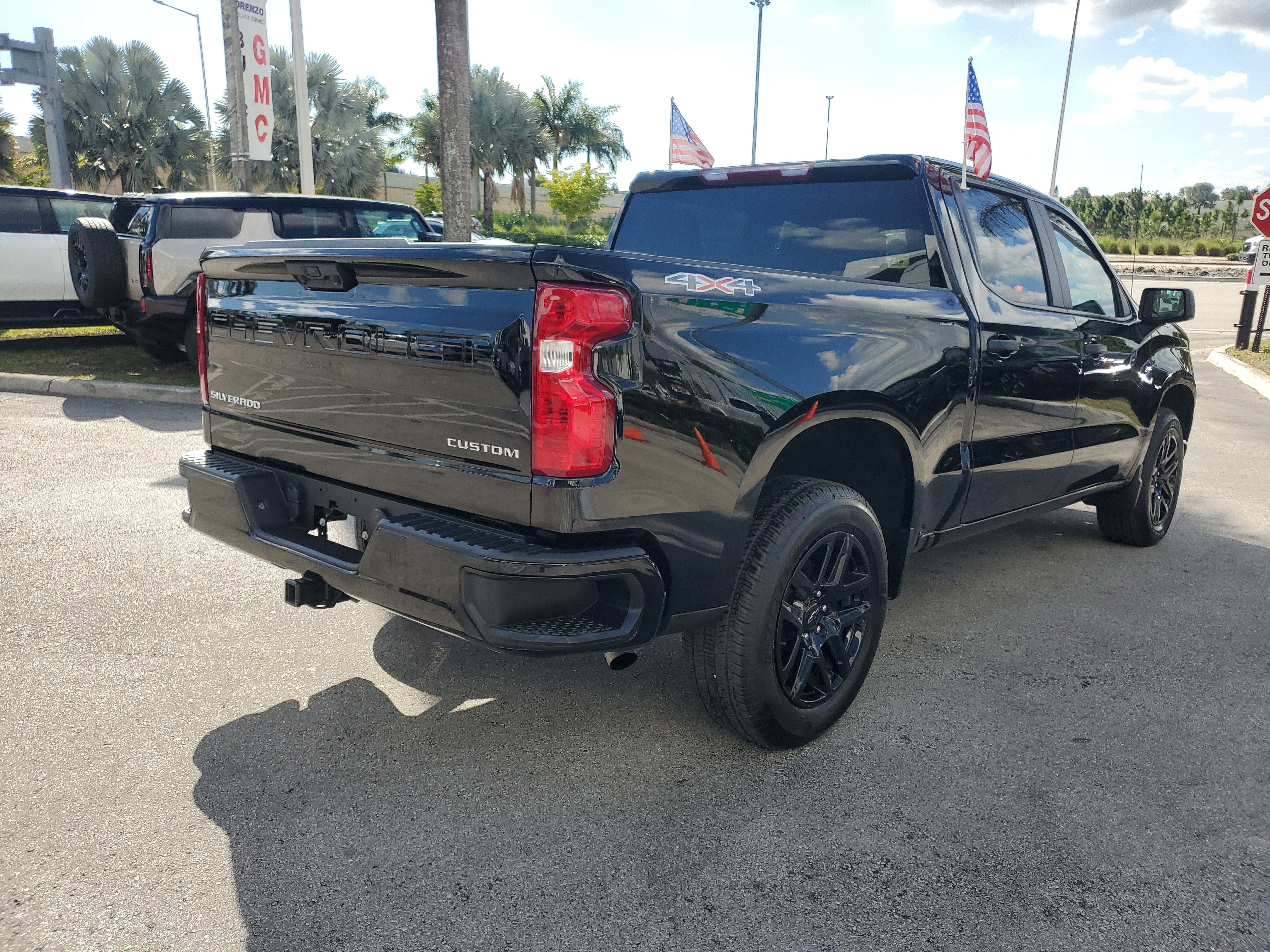 Used 2025 Chevrolet Silverado 1500 Custom image 5