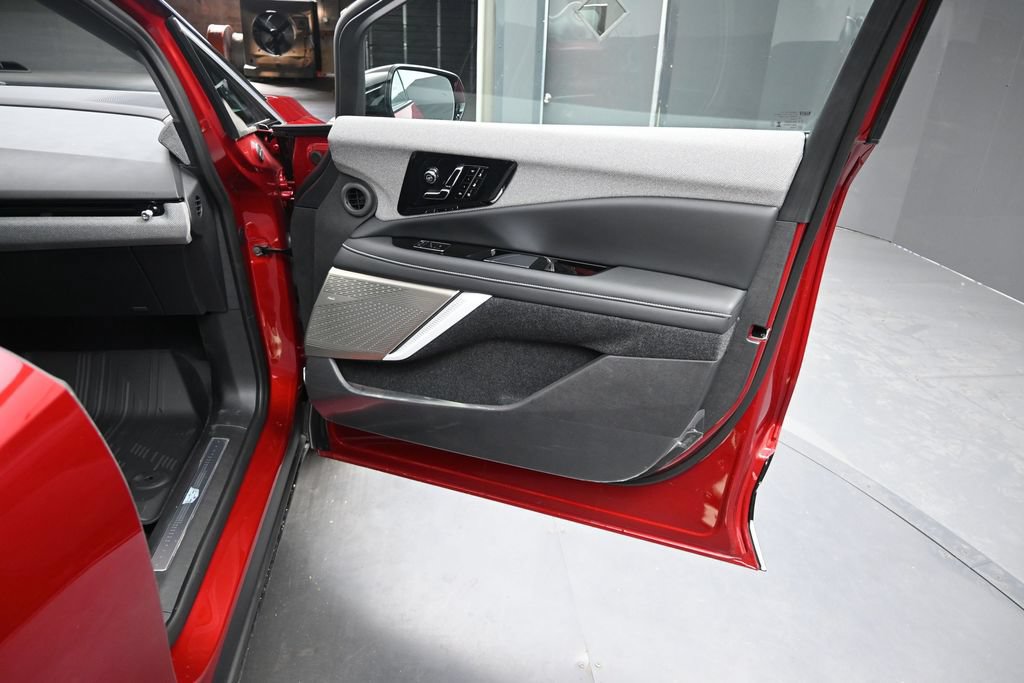 New 2027 Cadillac Optiq Premium Luxury w/ LPO, Floor Liner Package AWD/4WD image 20