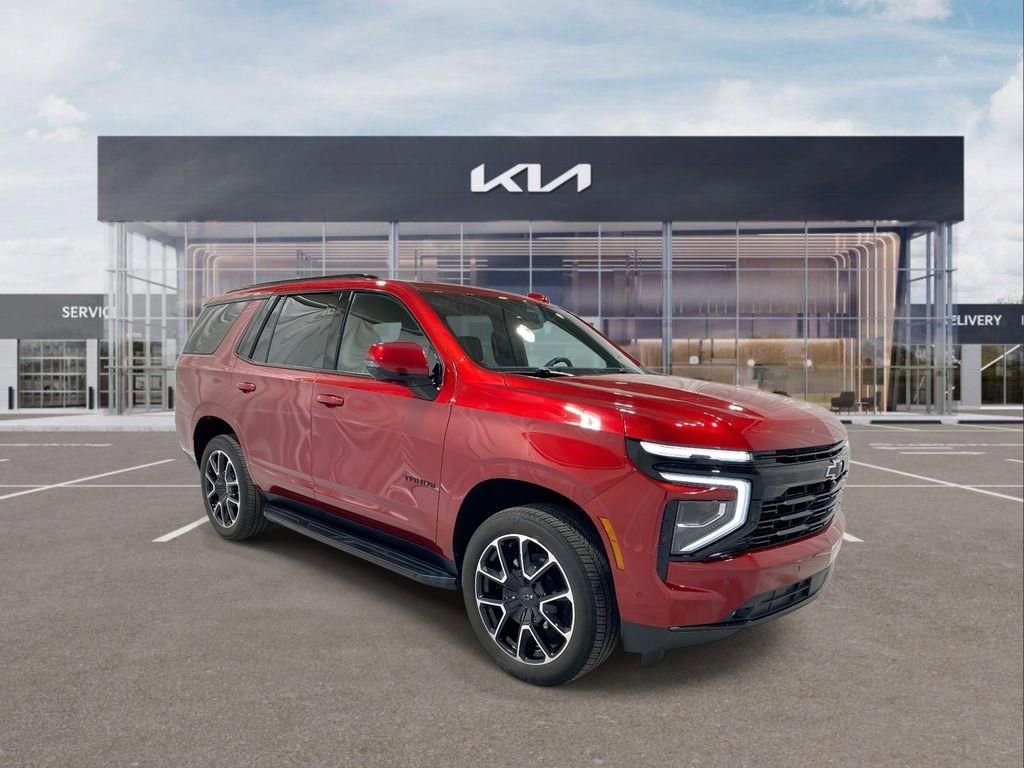 Used 2025 Chevrolet Tahoe RST w/ Comfort Package AWD/4WD image 2