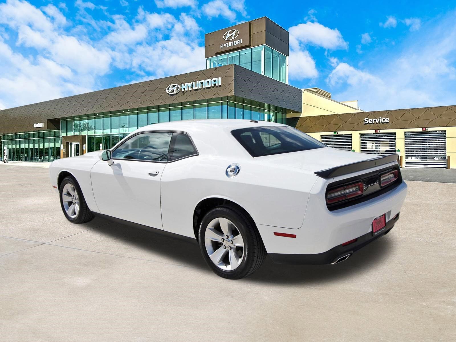 Used 2023 Dodge Challenger SXT image 8