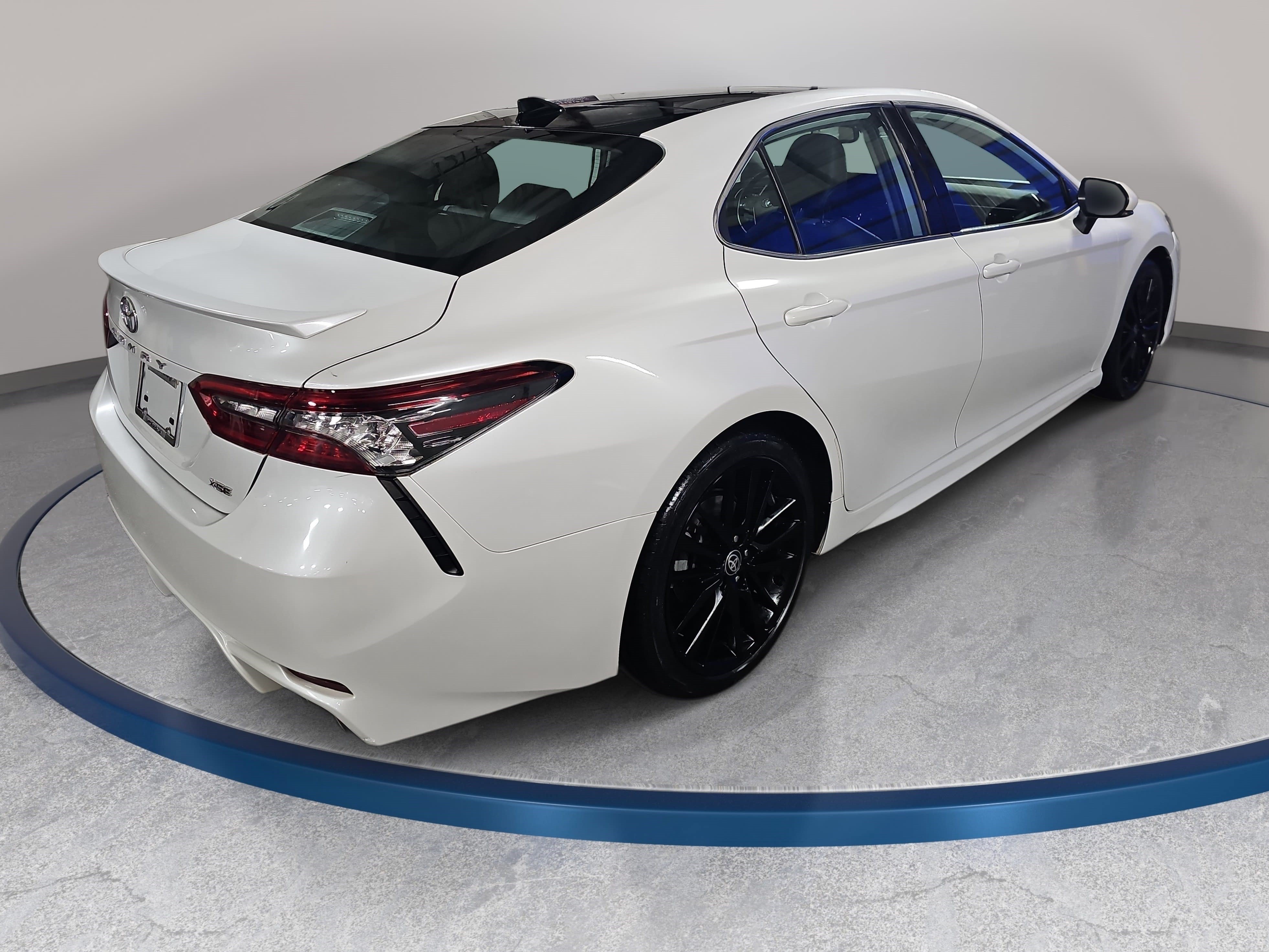 Used 2021 Toyota Camry XSE FWD image 5