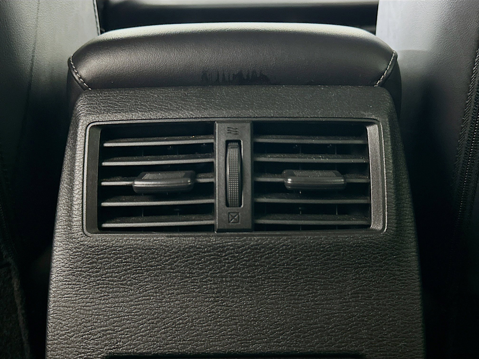 Used 2024 Mitsubishi Outlander SE image 26