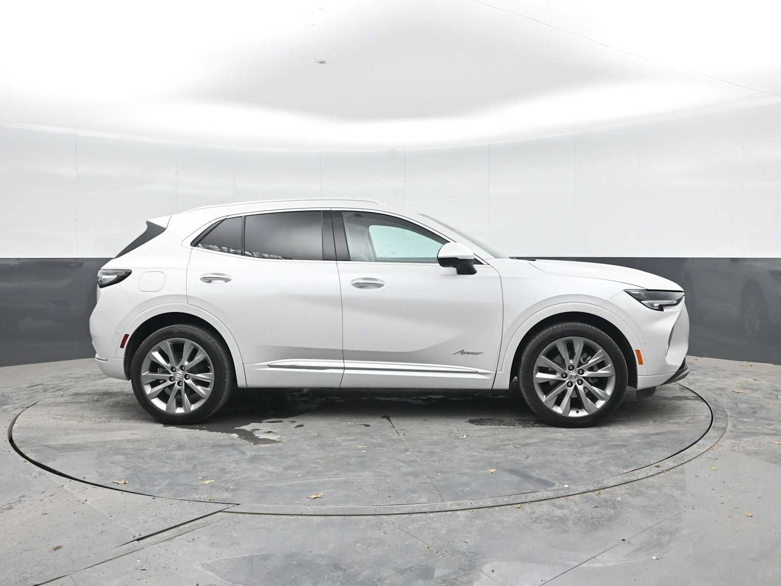 Used 2023 Buick Envision Avenir AWD/4WD image 9