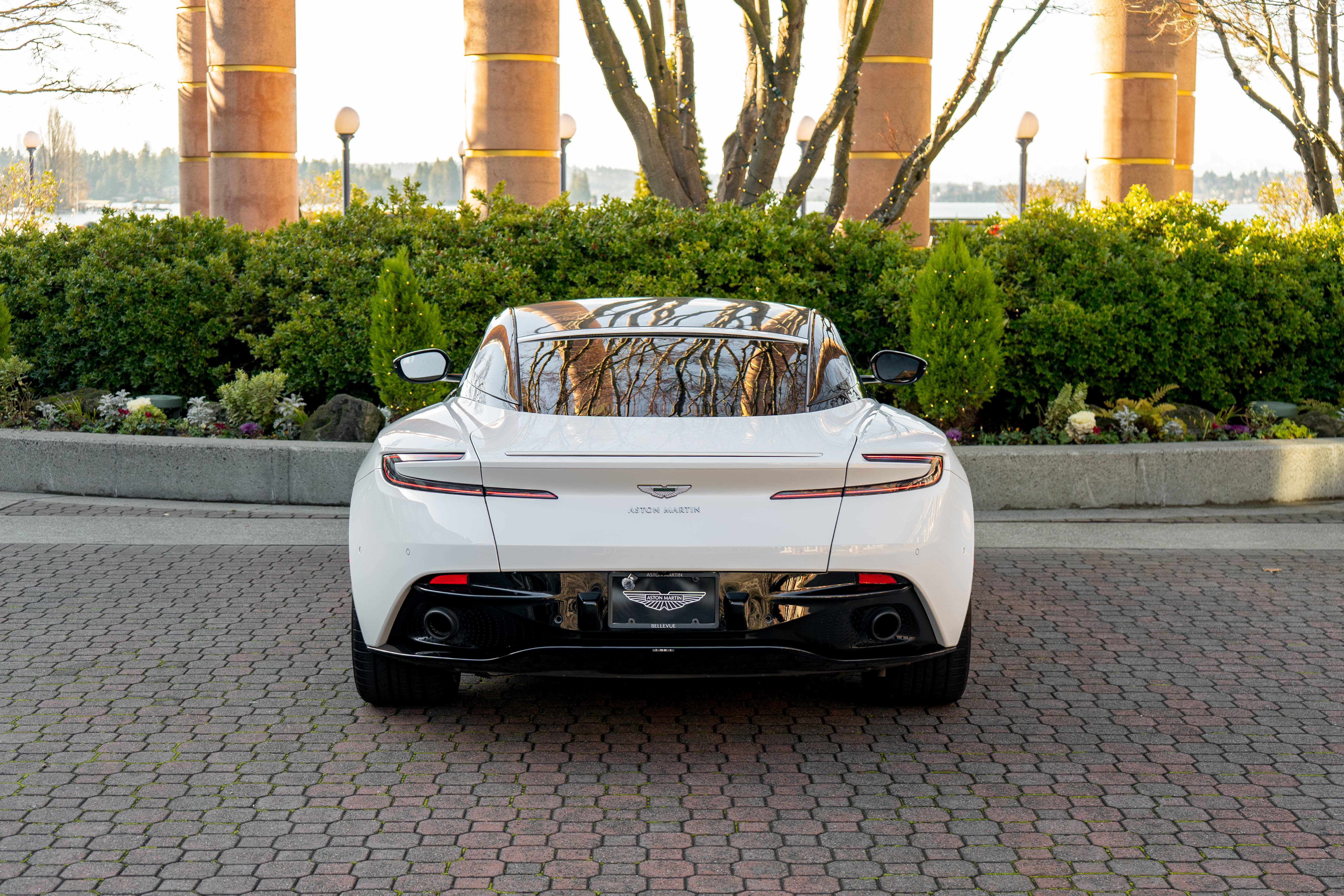Used 2019 Aston Martin DB11 Coupe image 35