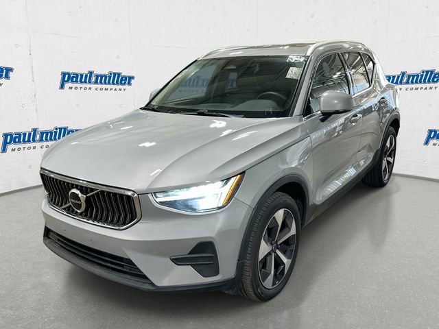 Used 2025 Volvo XC40 B5 Core w/ Protection Package Premier image 1