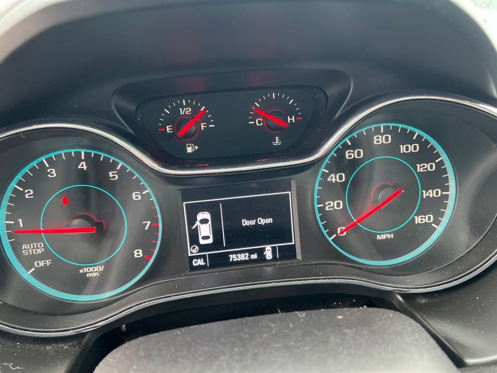 Used 2018 Chevrolet Cruze Premier FWD image 10