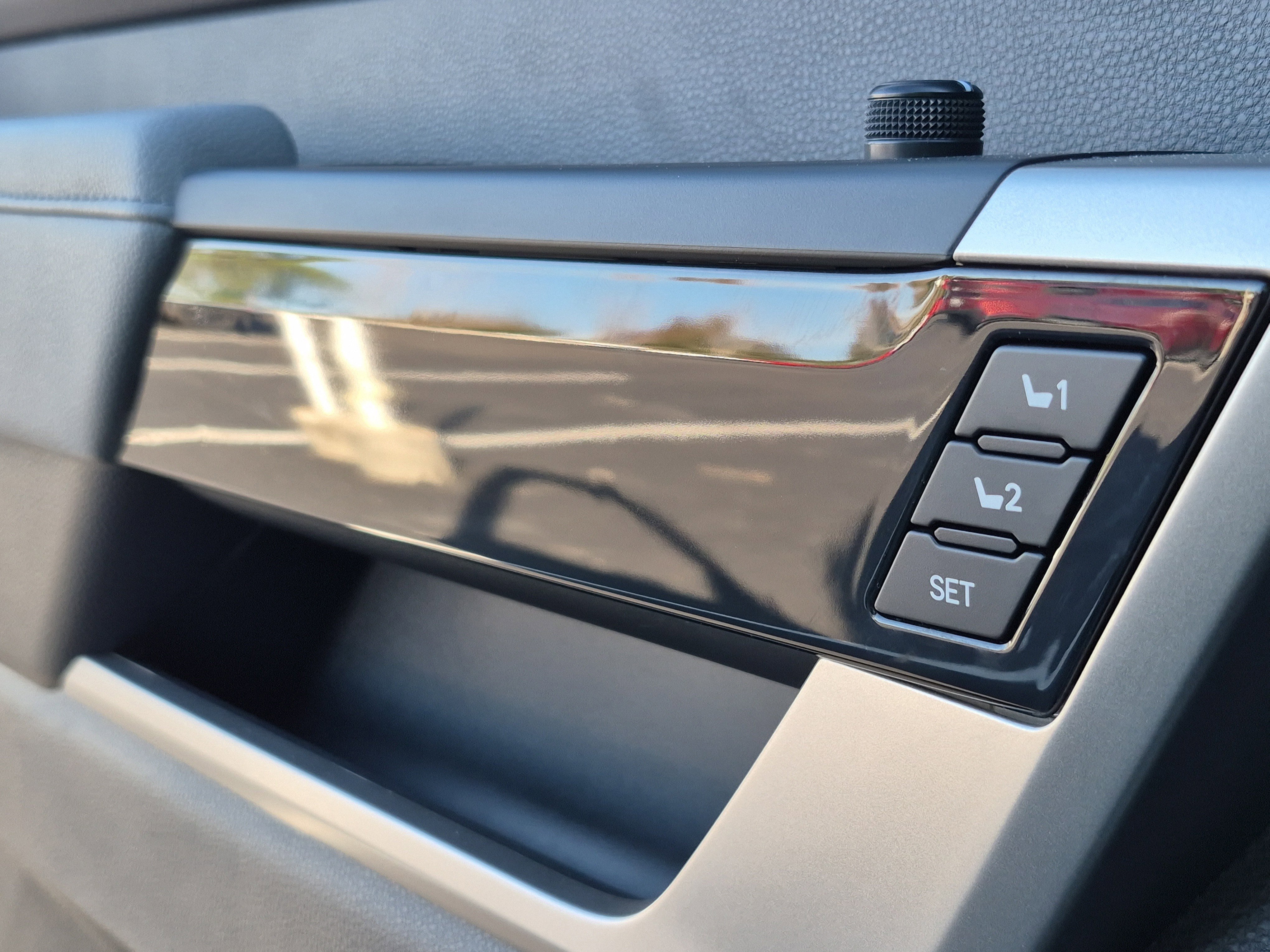 Used 2025 Toyota Sequoia Limited image 27